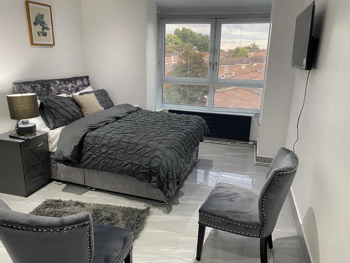 Luxurious 2-Bed Apartment In Woolwich 런던 외부 사진