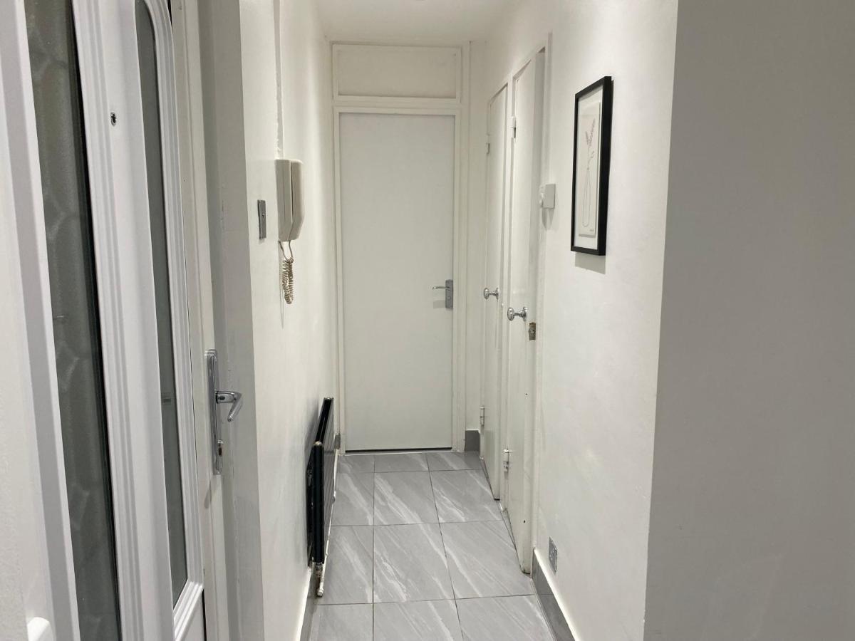 Luxurious 2-Bed Apartment In Woolwich 런던 외부 사진