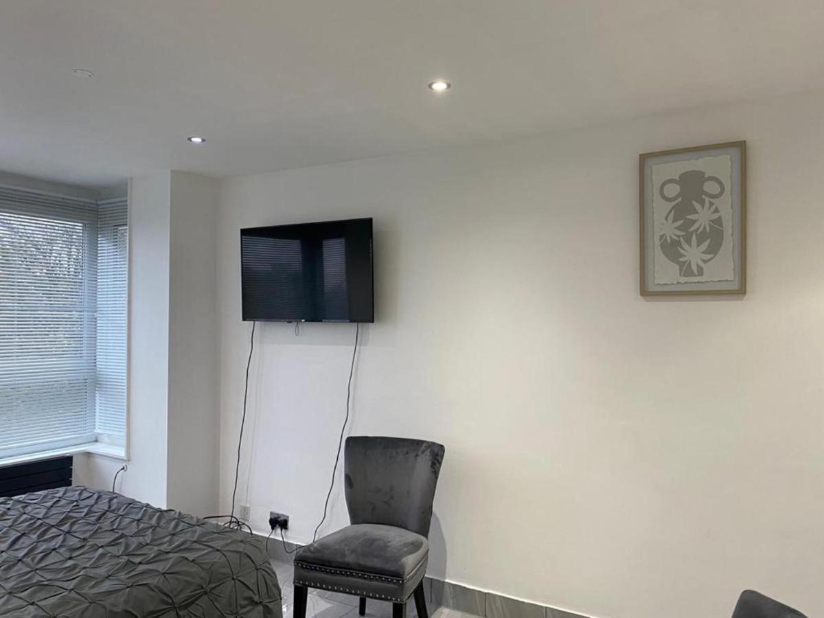 Luxurious 2-Bed Apartment In Woolwich 런던 외부 사진