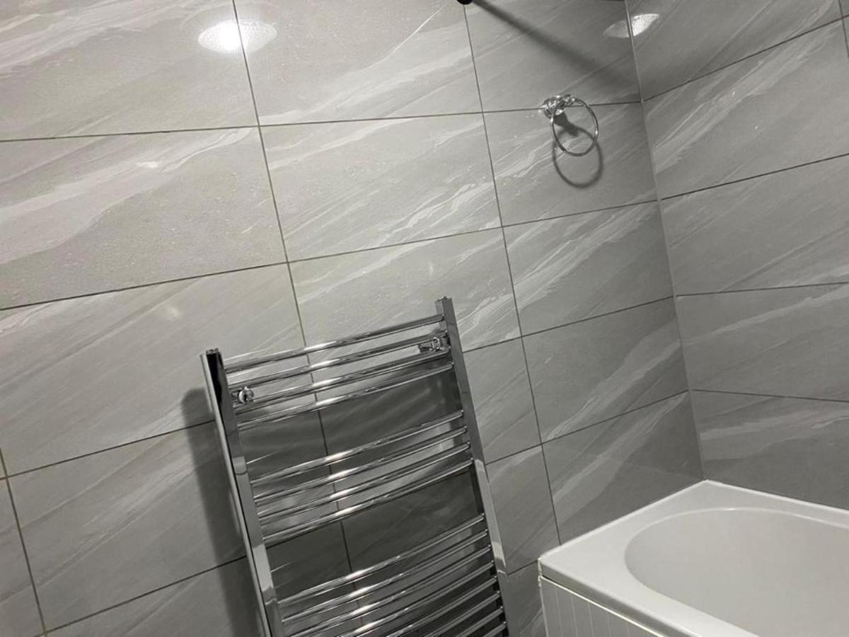 Luxurious 2-Bed Apartment In Woolwich 런던 외부 사진