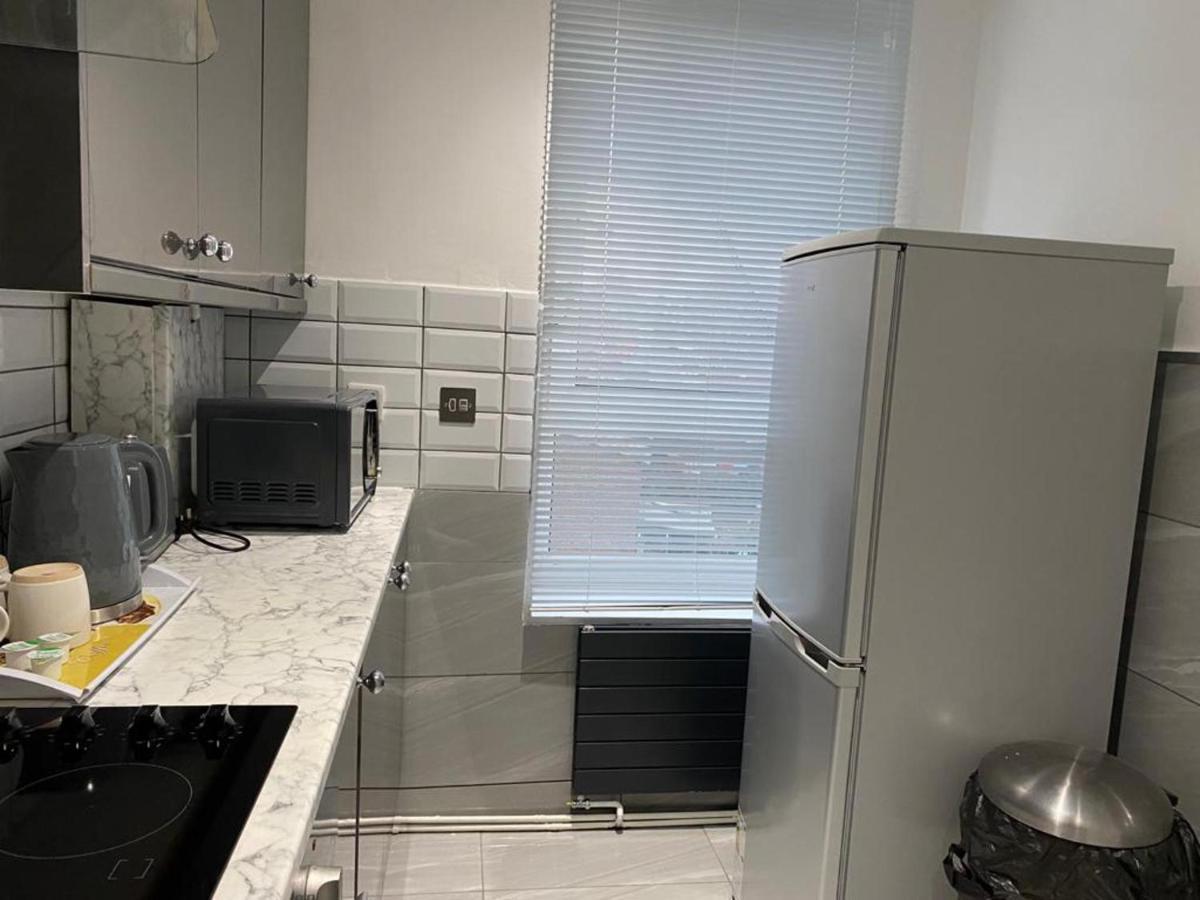 Luxurious 2-Bed Apartment In Woolwich 런던 외부 사진