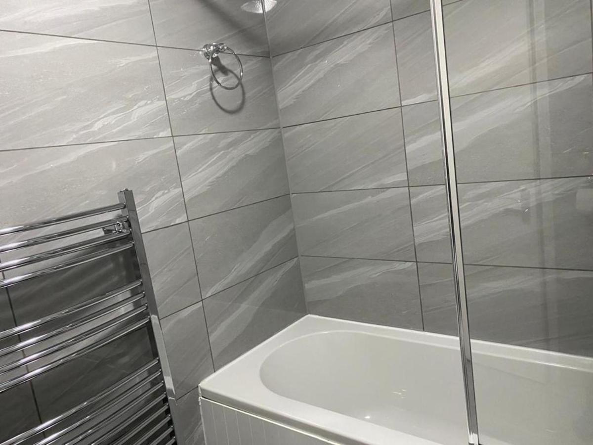 Luxurious 2-Bed Apartment In Woolwich 런던 외부 사진