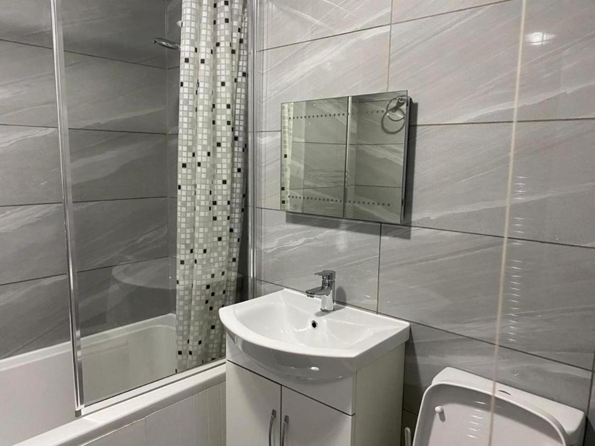 Luxurious 2-Bed Apartment In Woolwich 런던 외부 사진